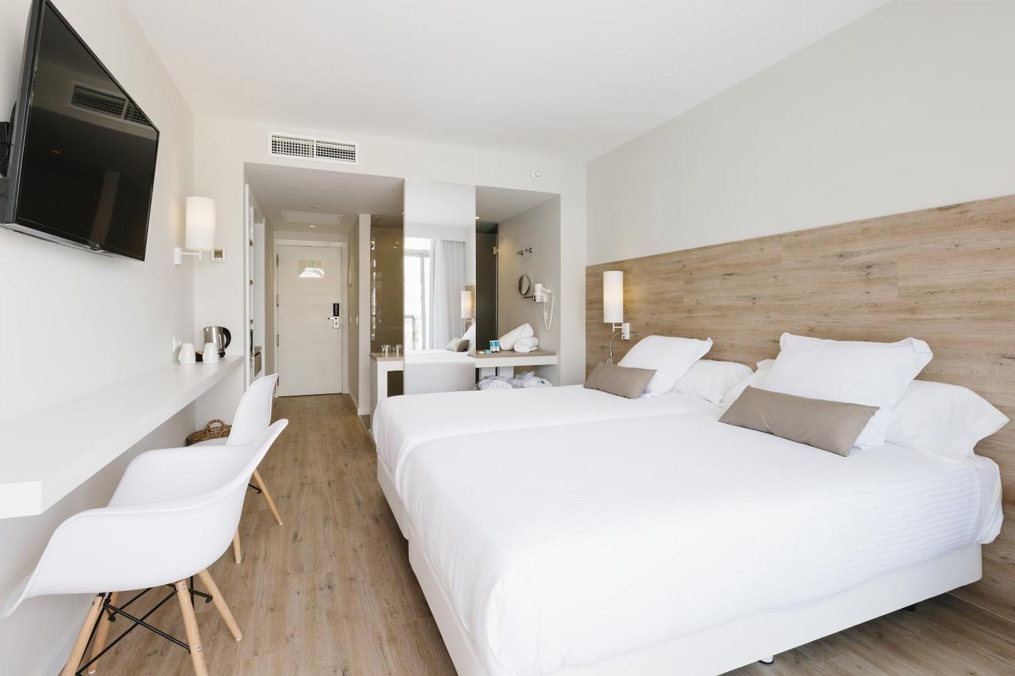 Готель Aluasoul Ibiza - Adults Only Ес-Кана Екстер'єр фото
