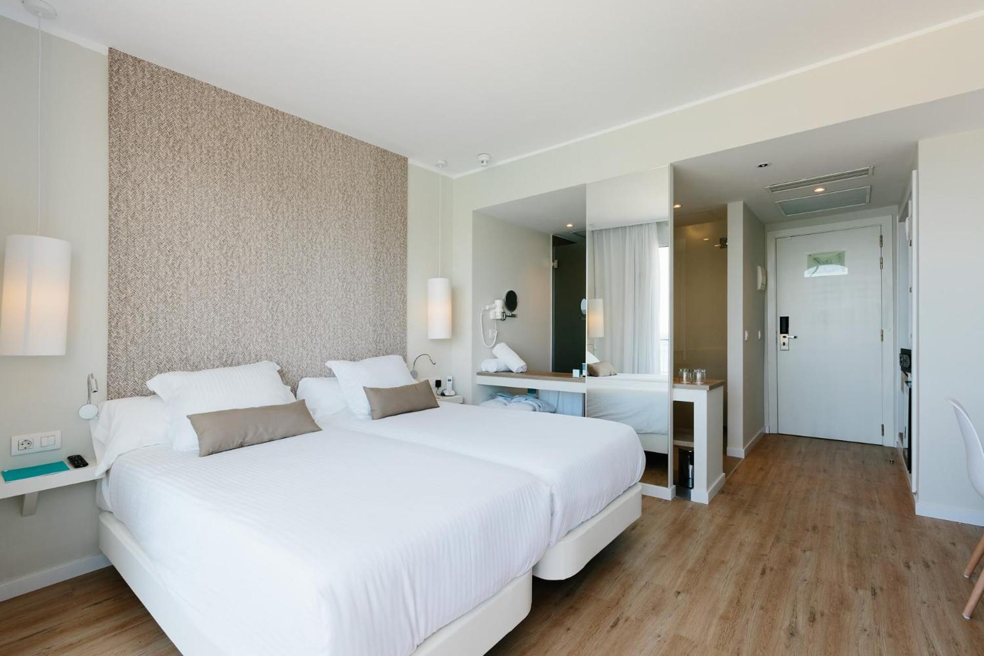 Готель Aluasoul Ibiza - Adults Only Ес-Кана Екстер'єр фото